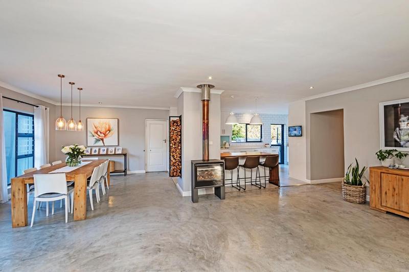 5 Bedroom Property for Sale in Schoongezicht Western Cape